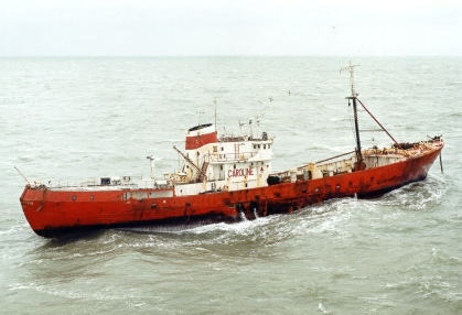 Ross Revenge shortly after aerial mast collapsed 1987 Ross Revenge shortly after aerial mast collapsed 1987