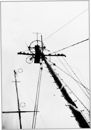 Aerial mast on Laissez Faire